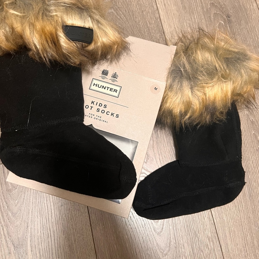 Kids size M (toddler shoe size 11-13)